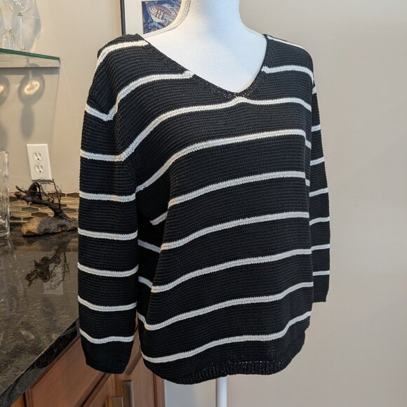 Classic Liz Claiborne Medium B&W Striped Cotton Knit Pullover Sweater V-Neck 3/4 - Picture 1 of 5